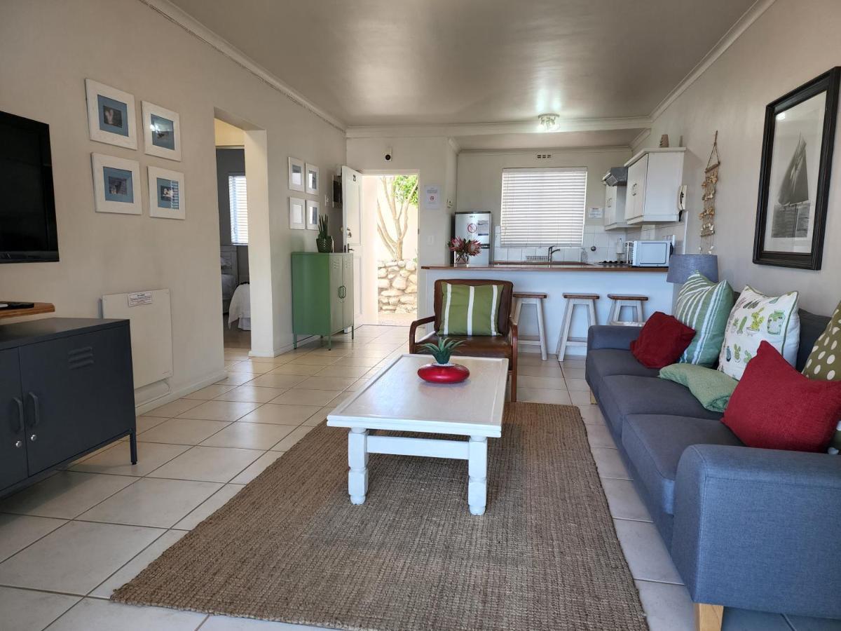 The Potting Shed Self Catering Appartement Hermanus Buitenkant foto