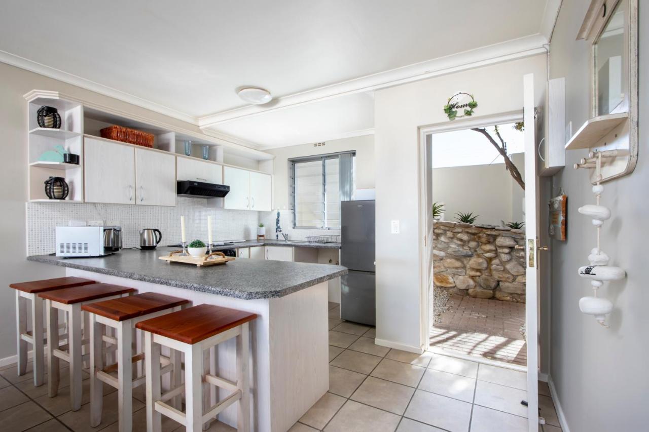 The Potting Shed Self Catering Appartement Hermanus Buitenkant foto