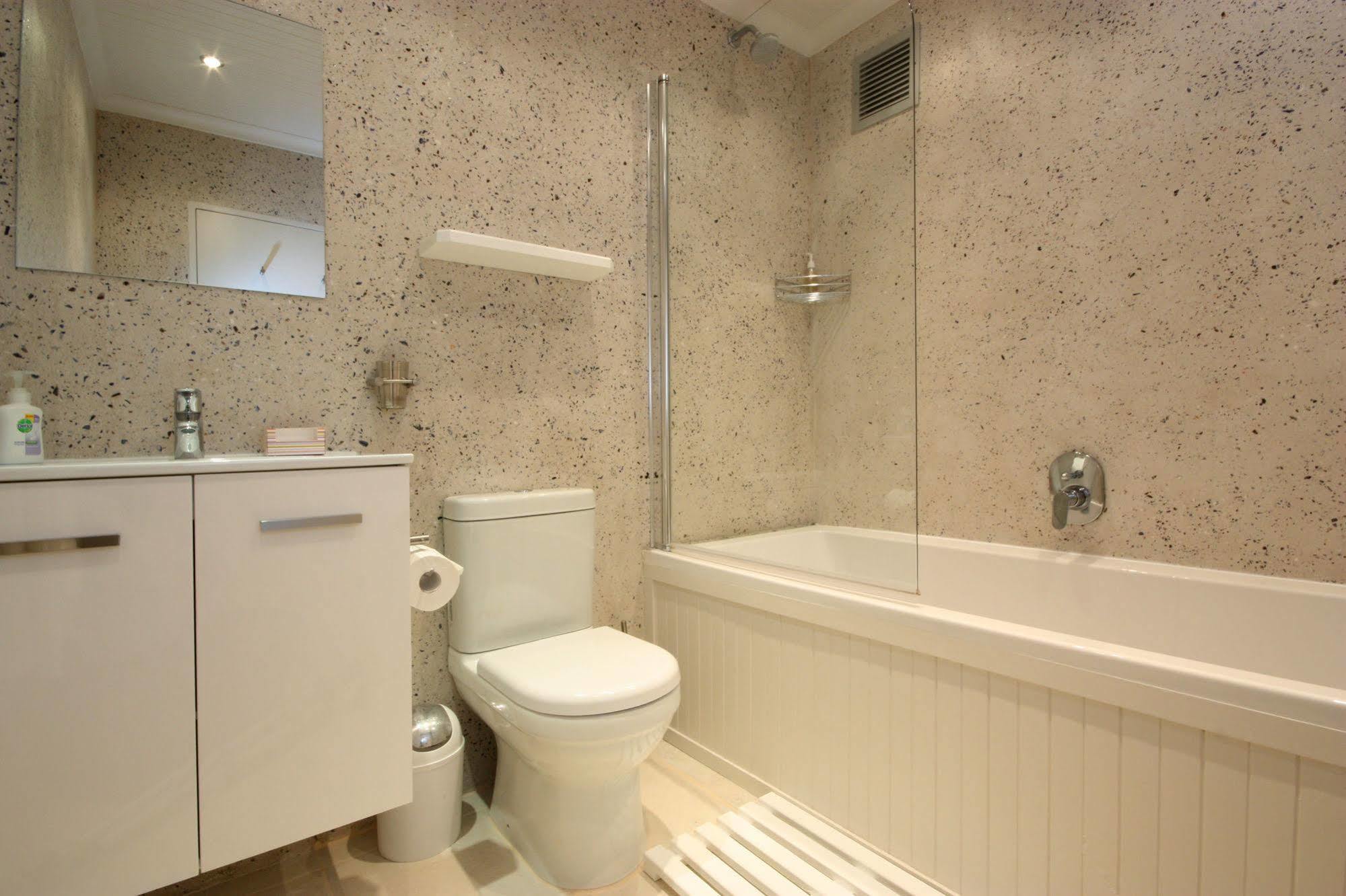 The Potting Shed Self Catering Appartement Hermanus Buitenkant foto