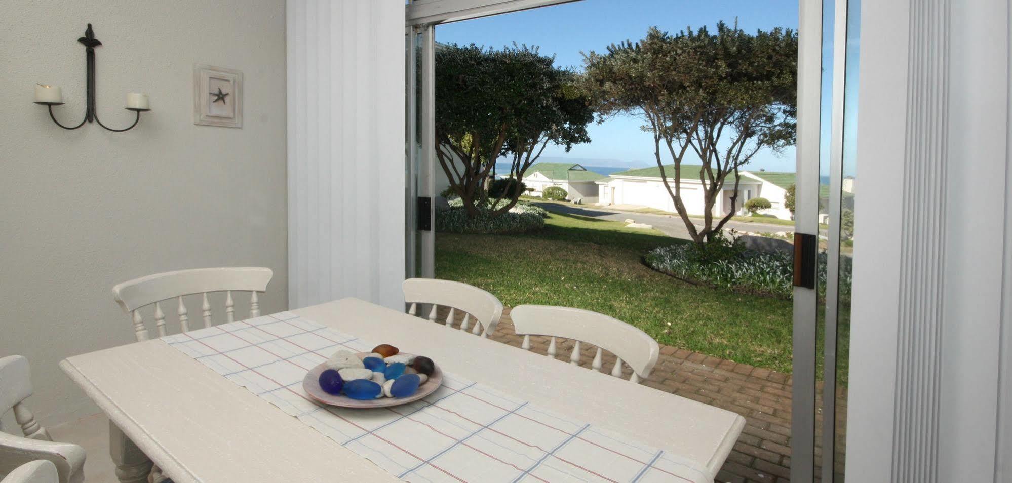 The Potting Shed Self Catering Appartement Hermanus Buitenkant foto